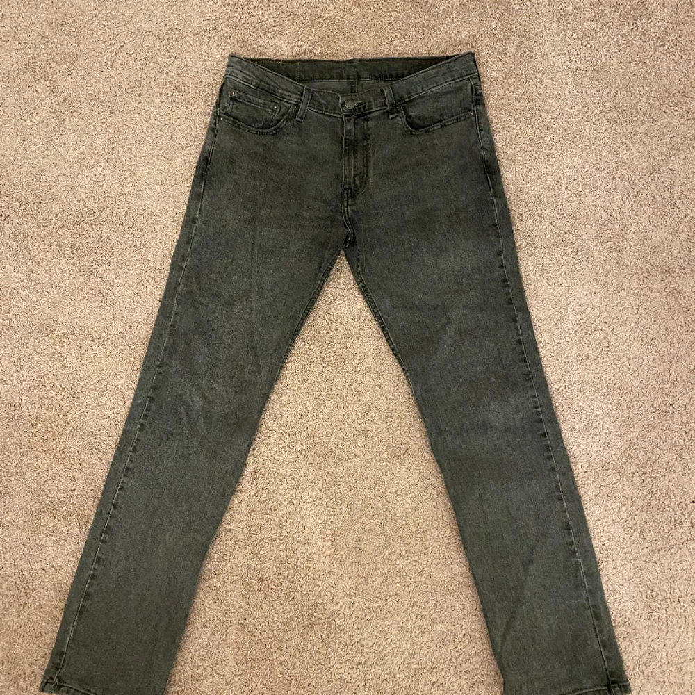 Säljer nu Levis jeans i modellen 511 i storlek 32/32 Köpt på Care of Carl för 1,3  Hör av er vid övriga frågor. Jeans & Byxor.