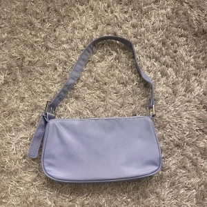 Lila väska BikBok - Lila väska från BikBok. Fint skick.🩷