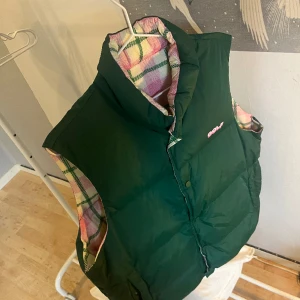 Golf wang väst  - Köpte denna för två årsedan och har inte använt den mer en en gång eller två Köpte den för 500kr