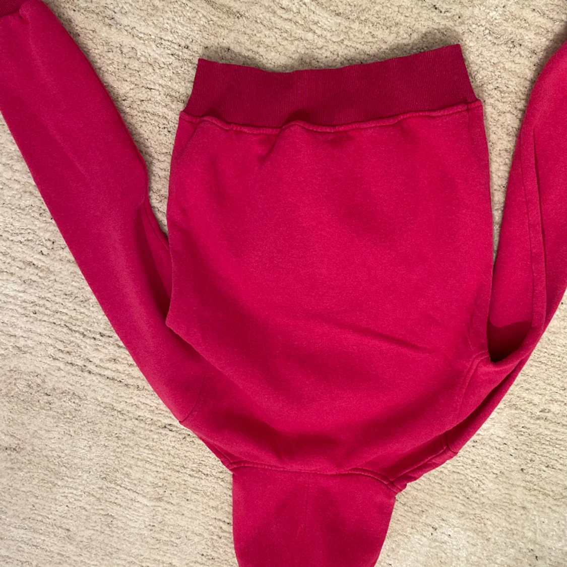 Röd Hoodie från converse  - 91