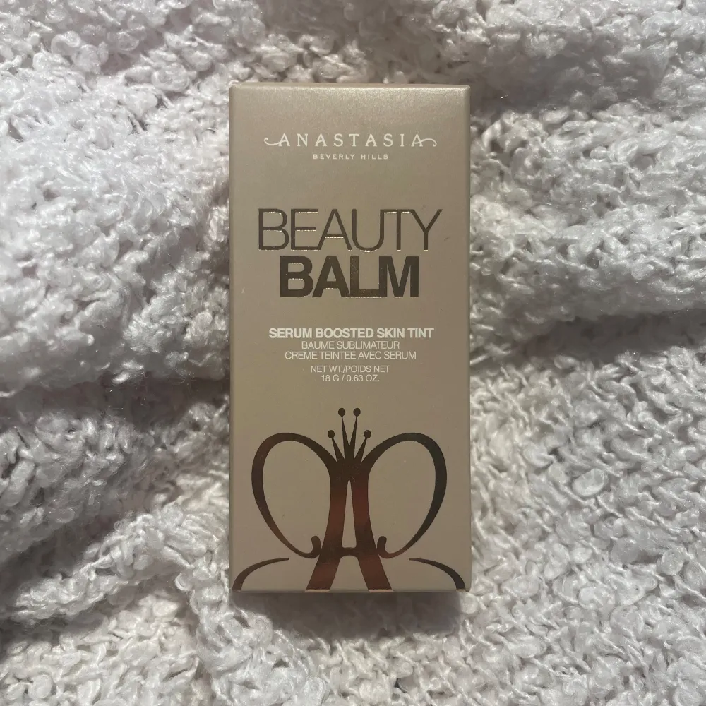 Ny, oöppnad och oanvänd skin tint från anastasia beverly hills! Nypris 499 kr. Säljer för 325. . Skönhet.