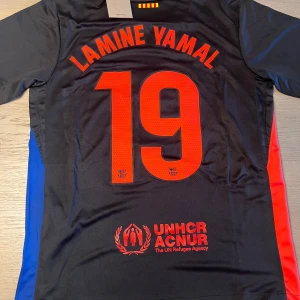 Lamine yamal  - Yamal 24/25 tröjan andra ställ, väldigt bra skick 