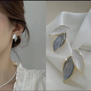 Fina oanvända örhängen - Väldigt fina!