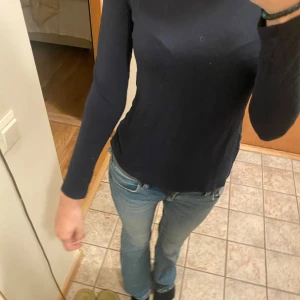 Blå tröja  - Blå tröja 