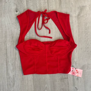 Röd topp  - Röd topp stl S. Aldrig använd 