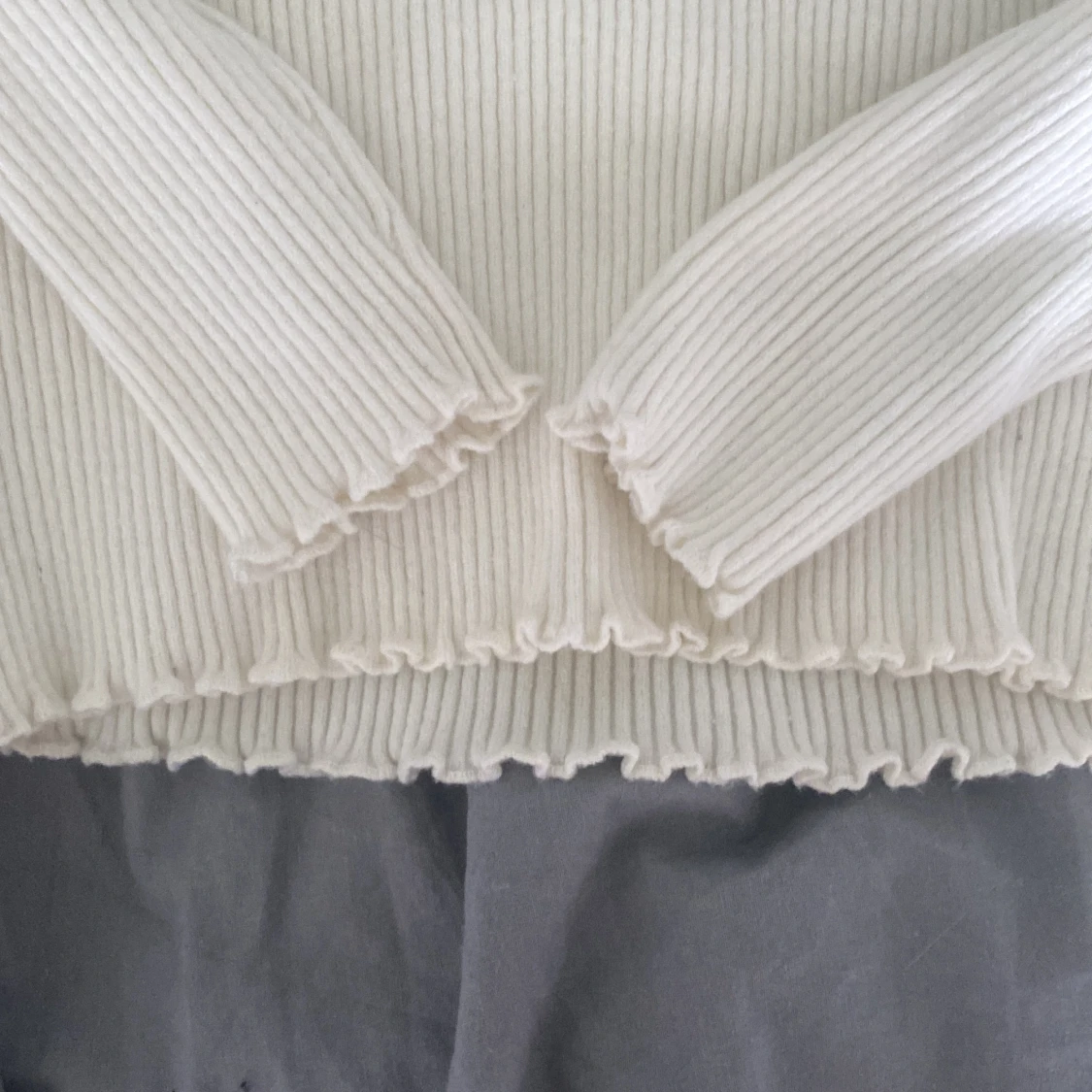 Vit ribbad tröja från Vero Moda - 92