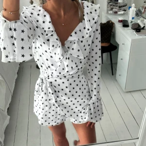 Saboskirt jumpsuit klänning  - En klänning med shorts (jumpsuit), köpt i Australien på saboskirt💙