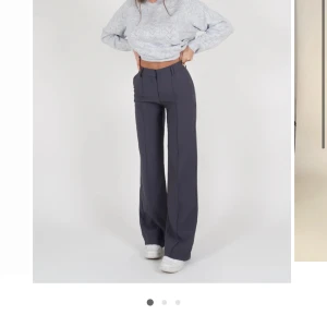 Kostymbyxor - Gråa kostymbyxor i storlek S