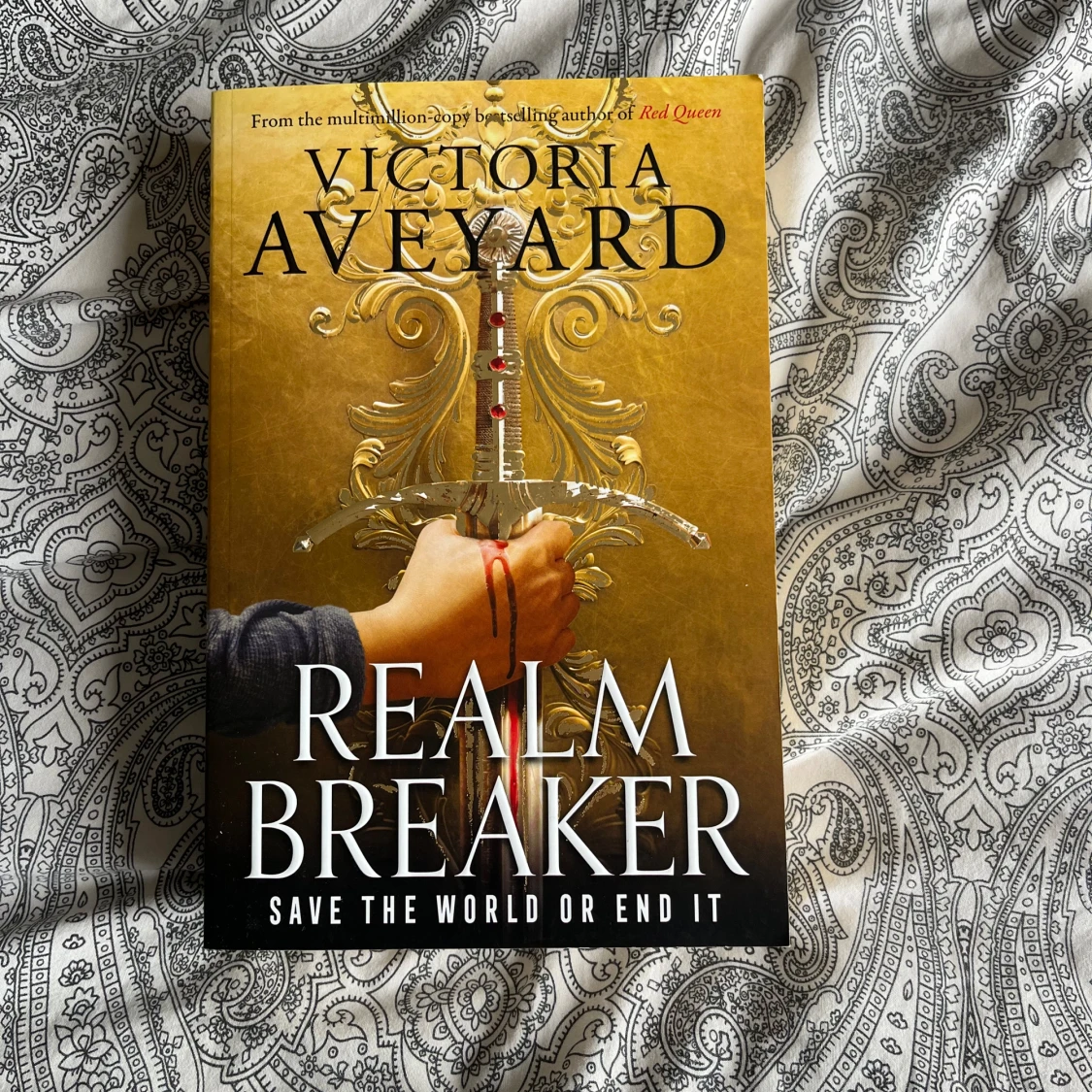 Bok- realm breaker, Victoria Aveyard