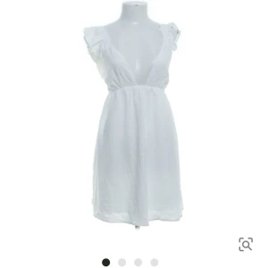 Klänning  - Aldrig andvänd, köpt på Sellpy ursprungligen från zaful, båda lappar kvar