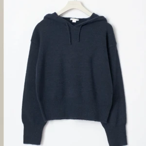 Stickad hoodie - Köppt för nån vecka sen men tyckte inte riktigt de va min stil så säljer nu💗💗