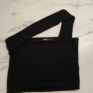 Crop top - Ribbad crop top från Gina Tricot 