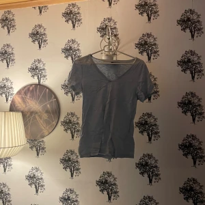 T-shirt - Kappahl t-shirt i storlek XS som är ny 