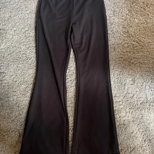 Byxor  - I nyskick aldrig använd 