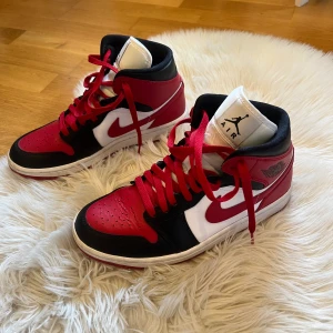 Air Jordan - Storlek: 39. Är i väldigt bra skick och har inte använts många gånger