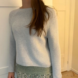 Snygg stickad  - Säljer denna snygga zara tröja från barn avdelningen men passar mig som brukar ha Xs-S