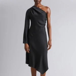 Helt ny klänning från Other stories, 34. - Helt ny med prislapp kvar. Köptes för 990 kr. 