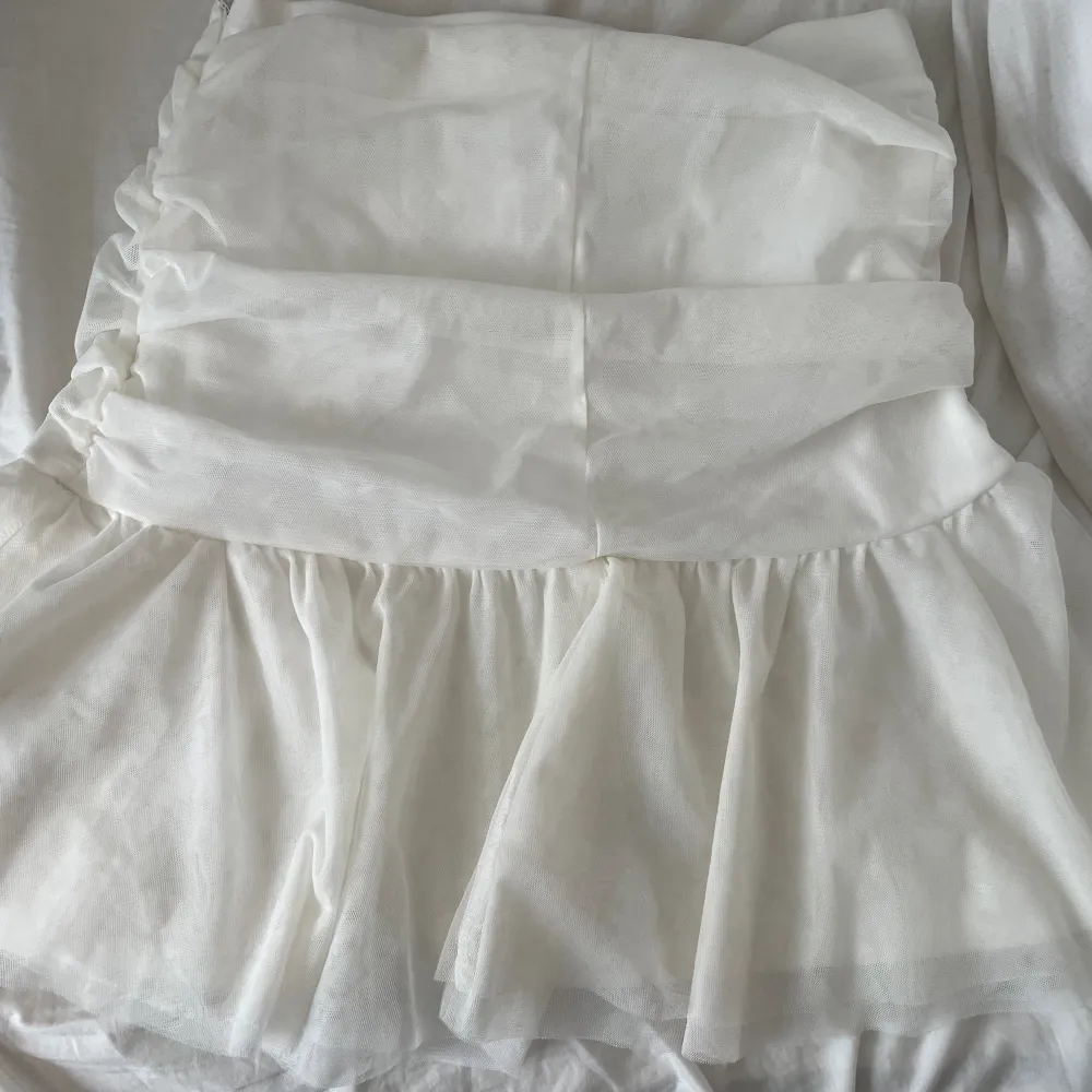 Fin kjol från bubbleroom aldrig använd så den är i ett fint skick storlek 36💕 Köparen står för frakten . Kjolar.