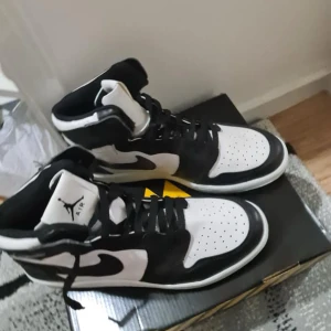 Air Jordan 1 - Riktigt stiliga Nike skor | storlek. 42 | pris ej hugget i sten, billigare vid snabb affär ✅🤝🏼