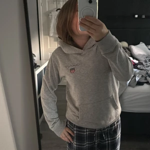 Tröja  - Säljer min gant hoodie (äkta) kommer inte till användning därav säljer jag den💞
