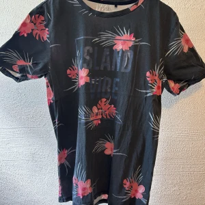 T-shirt - T-shirt i stl M