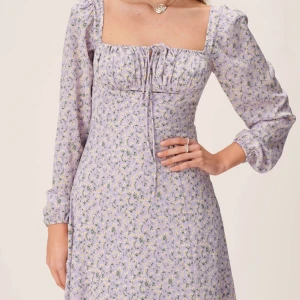 adoore klänninh - Adoore klänning använd en gång så är i väldigt fint skick