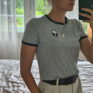 Crop top - Säljer denna söta croppade T-shirten skulle säga att det är en storlek s