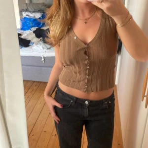 Så fin topp! - Brunt linne från Lindex!!🌸🔥