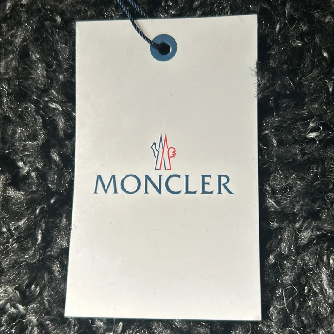 Moncler mössa  - 90
