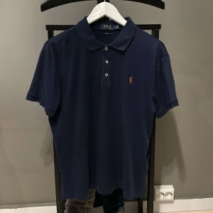 Ralph Lauren pike - En pike i kvalitet. Skit snygg pike som kanppt används o nu är den tyvär för liten pris kan diskuteras hör av er vid frågor