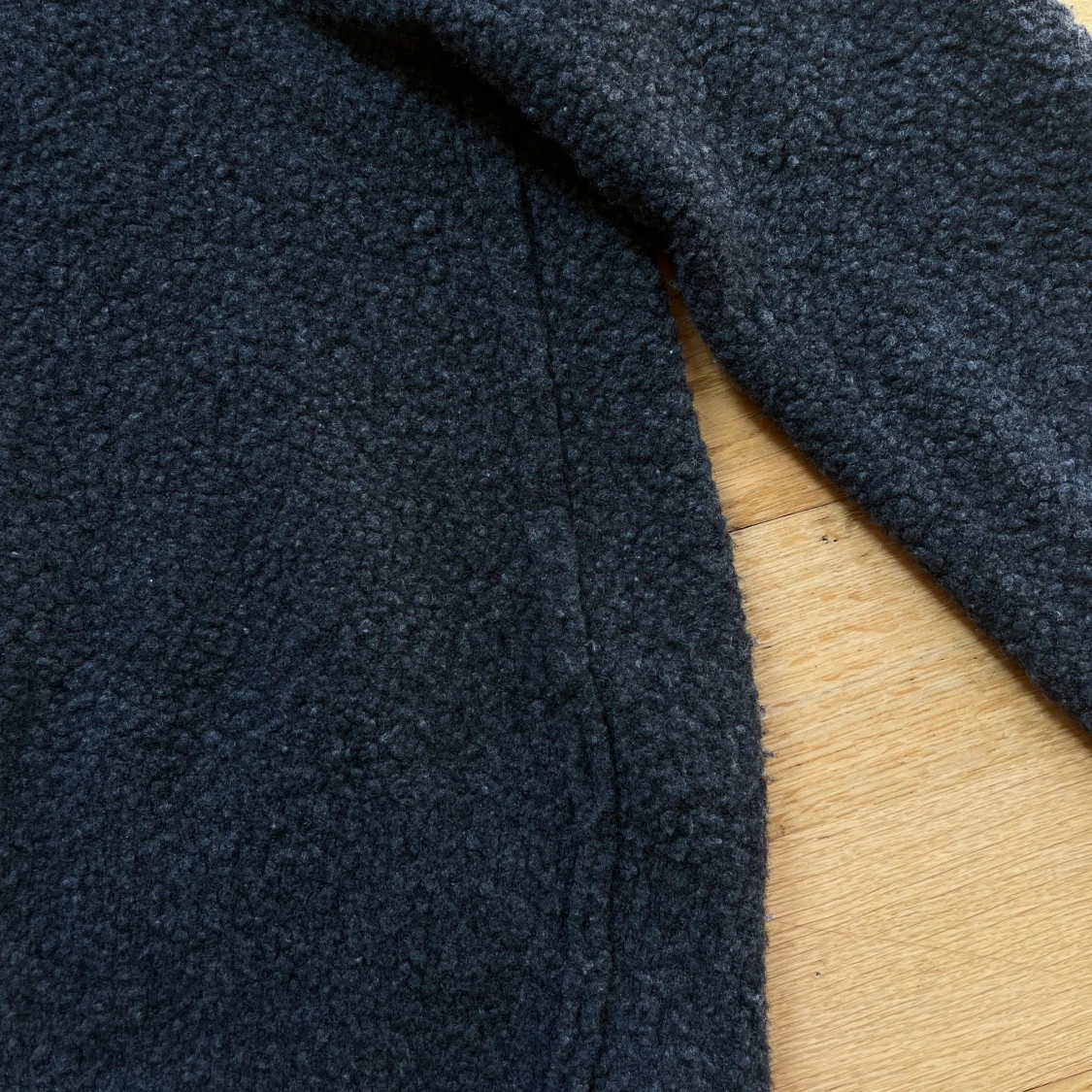 Grå stickad COS tröja - 91