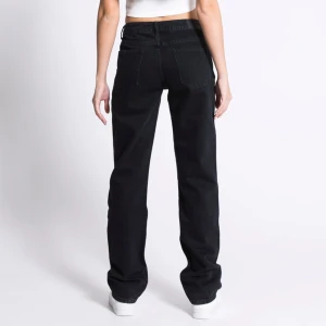 Jeans ”icon” - Säljer dessa jätte snygga icon jeans från lager 157. Jätte bra skick. Dom är mörk gråa! Nypris 450 säljer för 300 (priset går såklart att diskuteras)💞💞