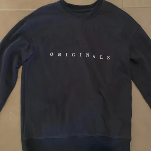 Jack & jones sweatshirt  - Knappt använd, bra skick!