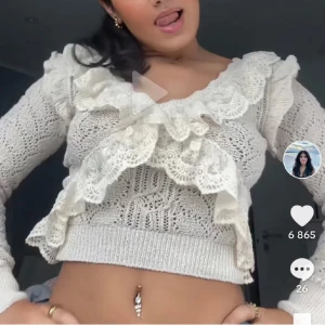 Viral Zara Tröja - Skit snygg zara tröja, nästan oanvänt ❤️