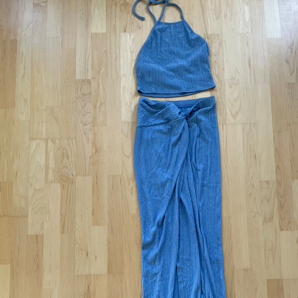 Storlek 40 passar M/L. Mekot.
