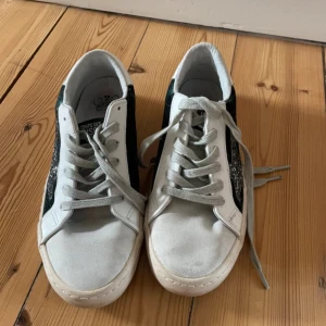 Skitsnygga sneakers  - Jättesnygga sneakers, bra skick!! Franskt märke 