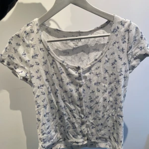 Topp - Söt topp från Hollister. Använd, därav priset! 