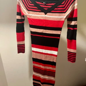 Klänning  - Stor i storlek kan passa även L