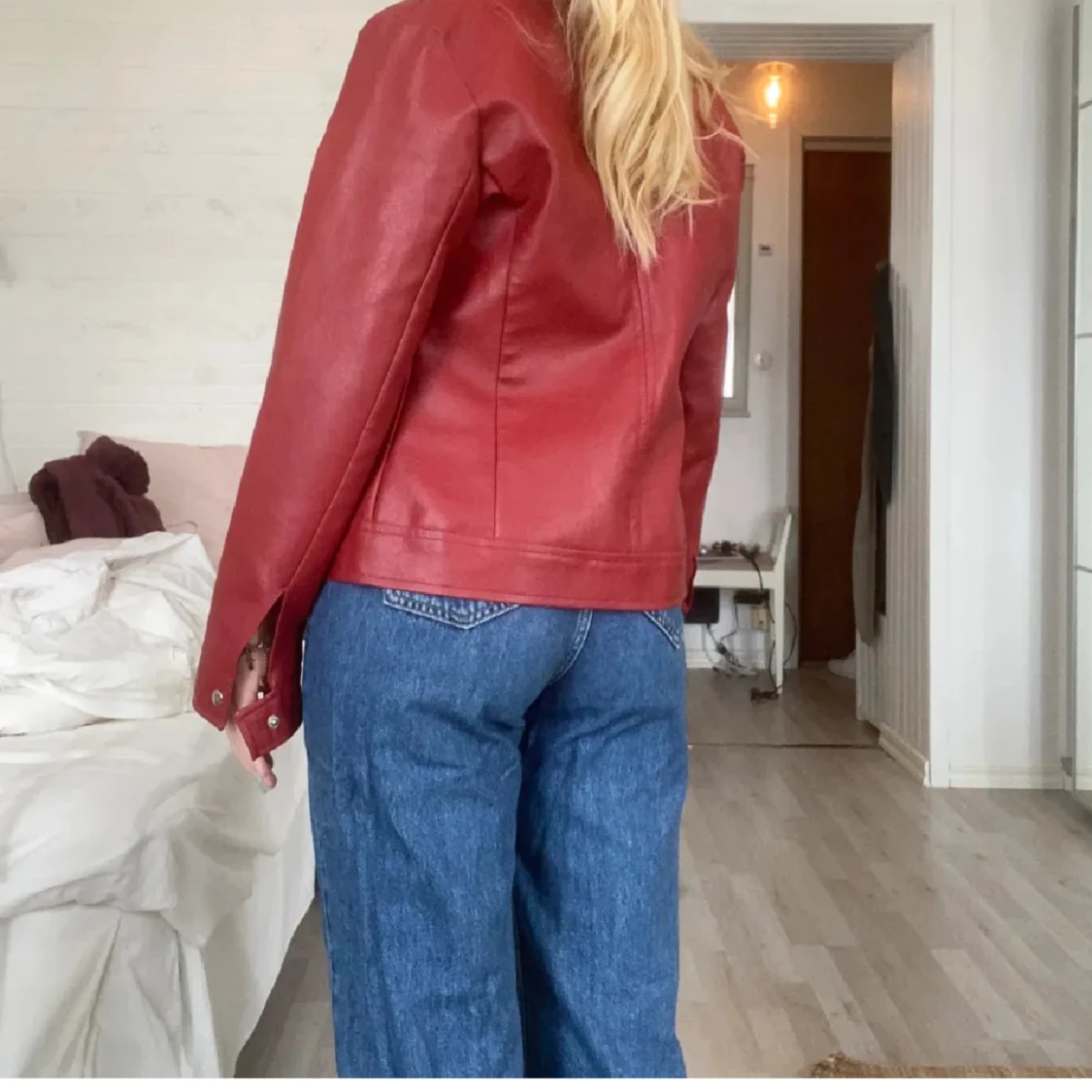 Röd skinnjacka  - 90