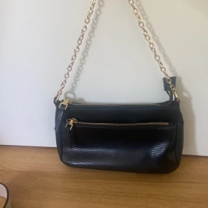 Väska  - Köpt på Malta, rätt liten/medium väska. Använd 1 gång.