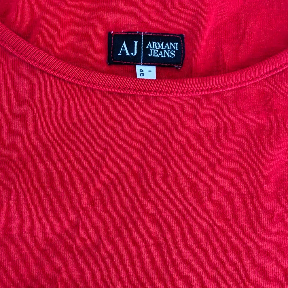 Vintage Armani tröja, med trekvartsärm.  Storlek 14 US. I gott skick! B). T-shirts.