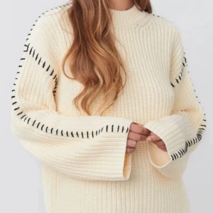 stickad tröja  - Stickad från gina