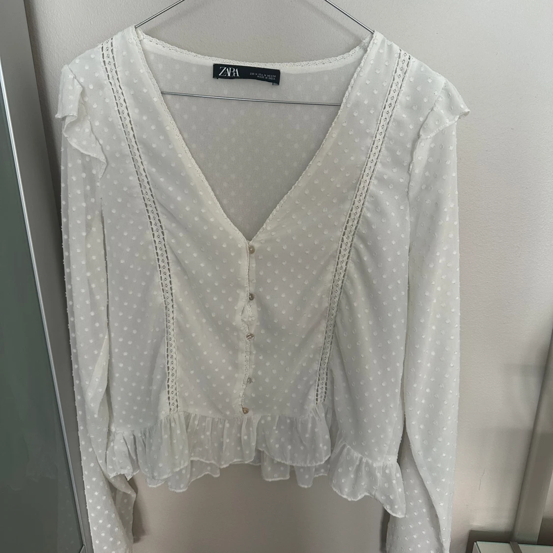 Söt vit blus från Zara 