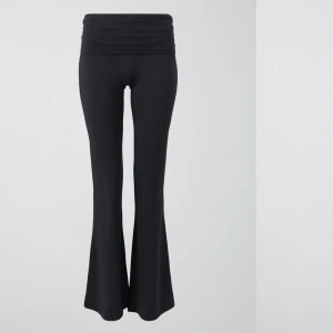 Yoga pants - Yoga pants ifrån Gina, aldrig andvända endast testade då de var lite för långa. Ordinarie pris 359kr