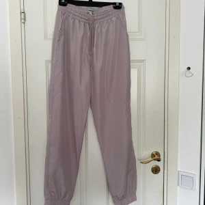 Byxor  - Dessa byxor har jag aldrig använt. Storlek s. Priset + frakt 