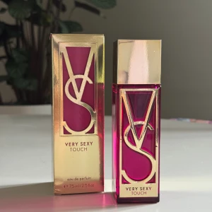 Victoria Secret Very Sexy Touch  - Ikoniska Victoria Secret Very Sexy Touch, 75ml. Använd några gånger så 73ml. Nypris 1500  