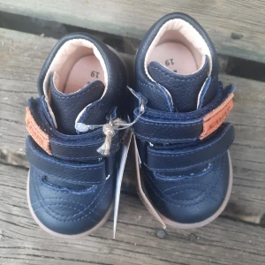 Kavat smara ep blue stl 19 (innermått12)  - Kavat smara ep blue 19 (innermått 12)  Nya med prislapp inget att anmärka på.  Nypris 900kr