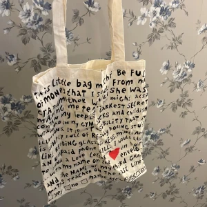 Tygpåse - Tygpåse från Flying Tiger med tryckt text. Köpt i Korea.