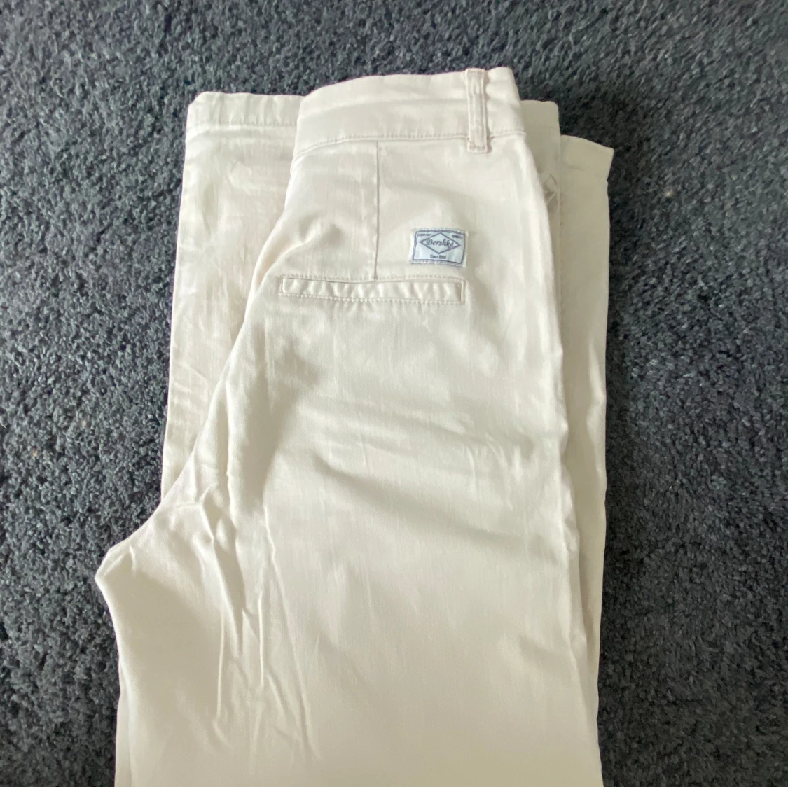 Beiga byxor från Bershka - 90