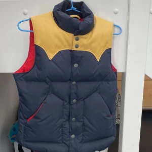 Jackson Hole väst - Säljer en väst i toppskick från kvalitetsmärket Jackson Hole. Storlek W1 (motsvarar xs/s). 